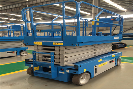 Self-propelled Scissor Lift